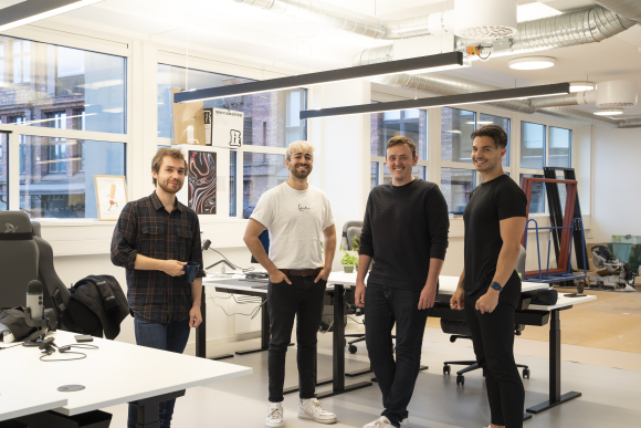  Etter flere års erfaringer fra diverse startups, ser de fire gründerne i Presail ut til å ha skutt gullfuglen. Fra venstre: Tomas Veiden, Milad Mirshahi, Sebastian Almnes og Hamza Nebolsi.