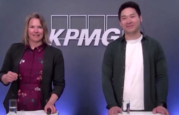 Johanne Andresen (t.v.) fra KPMG og Thuc Hoang fra Firi delte sine tanker om vekst og risiko under KPMG sitt hvitvaskingsseminar.